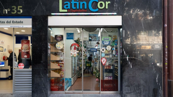 Supermercados Latinos / GALA ESPÍN Supermercados Latinos / GALA ESPÍN