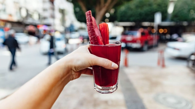 'Salgam', una bebida tradicional turca sin alcohol / Canva