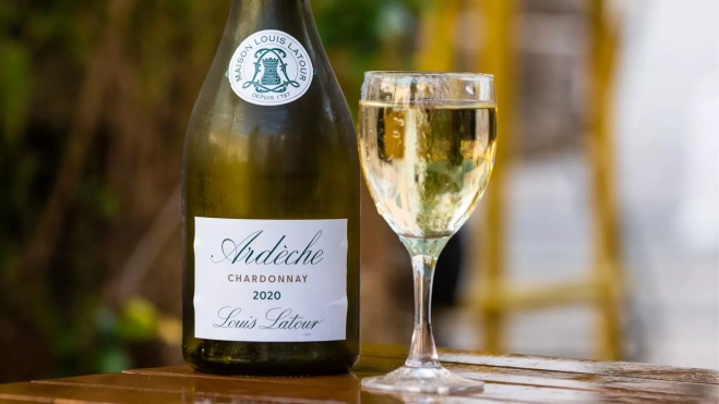 Botella de Ardèche Chardonnay (Maison Louis Latour) / Redes Sociales