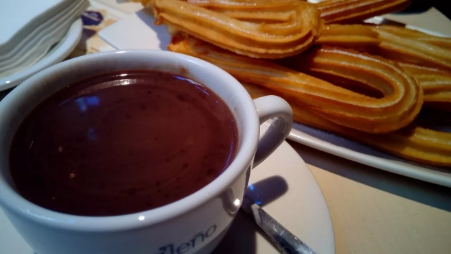 Churros con chocolate / imagen de Patricia Maine Degrave en Pixabay Churros con chocolate / imagen de Patricia Maine Degrave en Pixabay