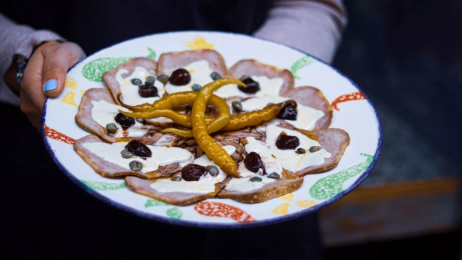 La lengua tonnata del restaurante La Burbujería en Madrid / Cedida
