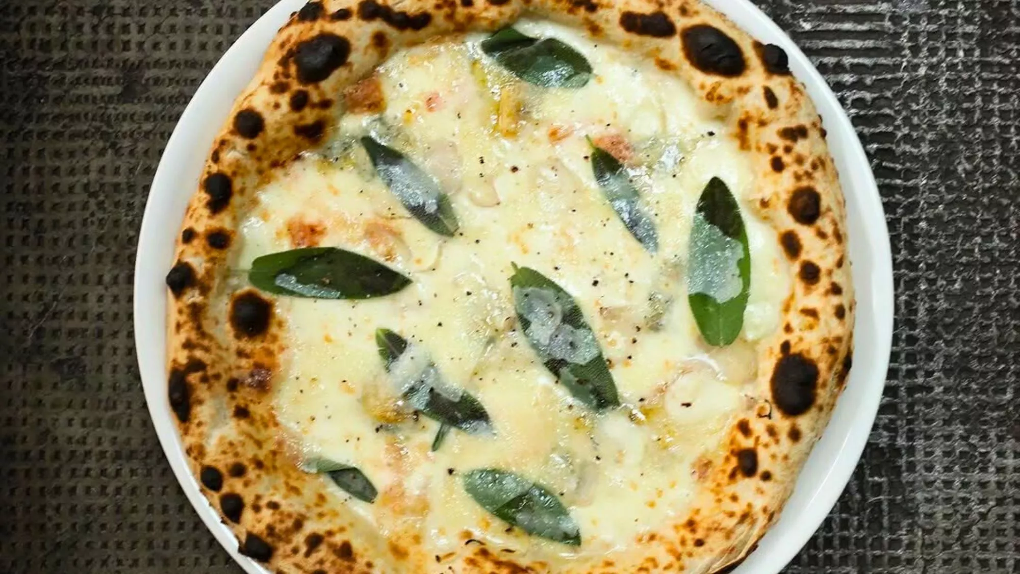 Pizza de quesos y salvia de Parking Pizza / Cedida