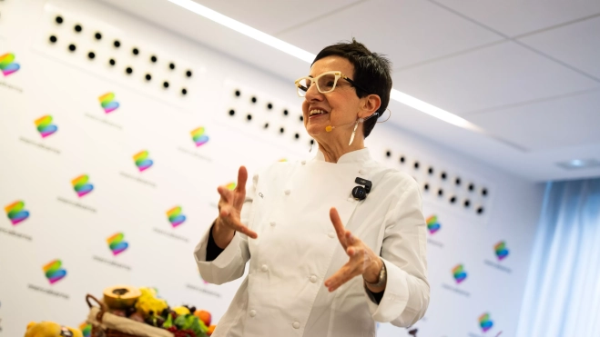 La cocinera Carme Ruscalleda en la presentación de mayoristas de Mercabarna / ÒSCAR GIL COY La cocinera Carme Ruscalleda en la presentación de mayoristas de Mercabarna / ÒSCAR GIL COY