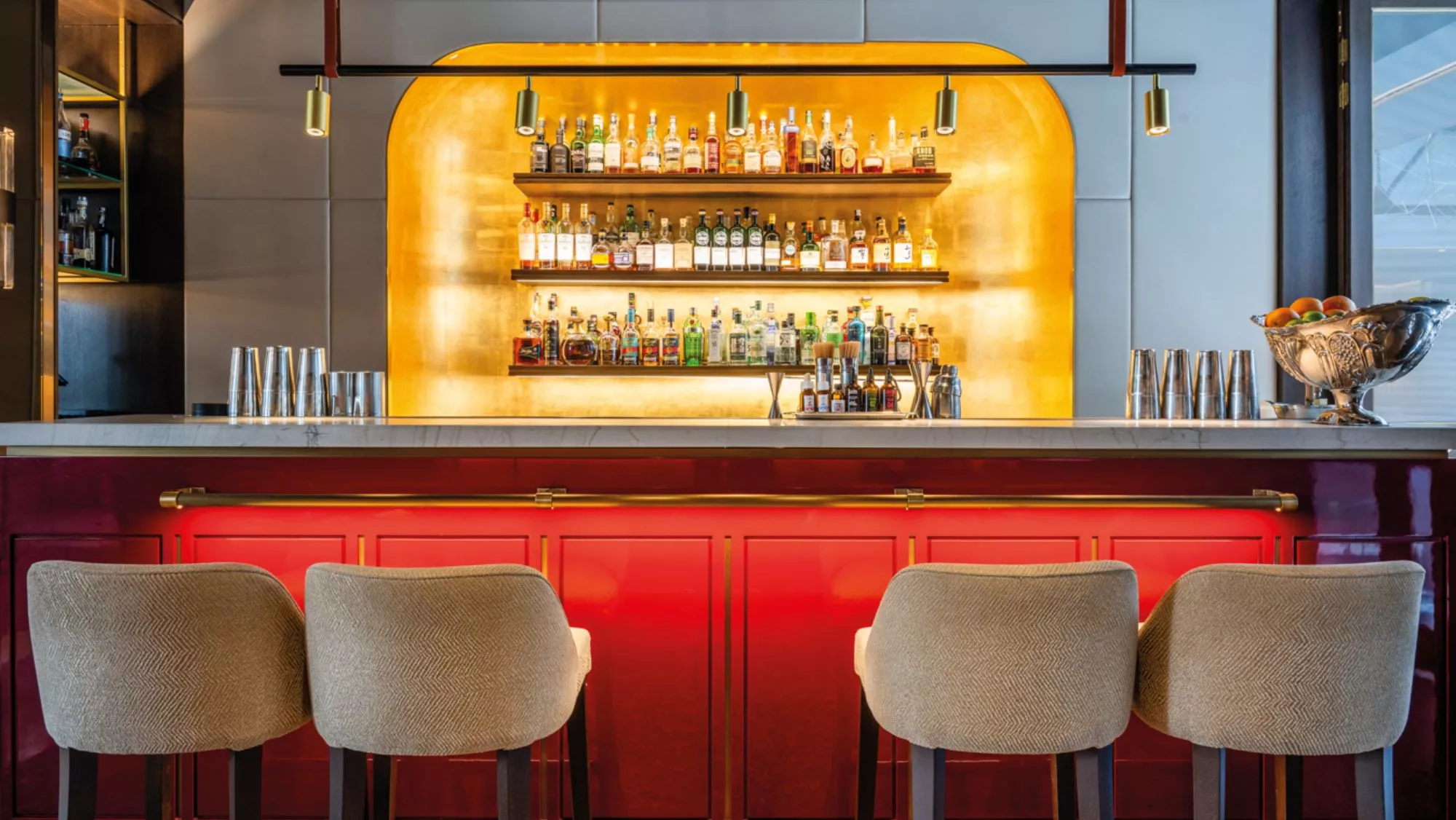 La barra de una coctelería de Madrid en el libro 'Madrid Cocktail' (Abalon Books) / Cedida