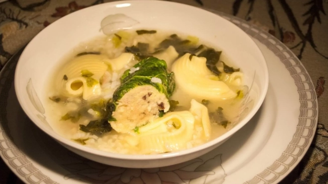 Escudella con 'farcellets' de pilota (Receta de Inés Butrón) /Antonio Ron Escudella con 'farcellets' de pilota (Receta de Inés Butrón) /Antonio Ron