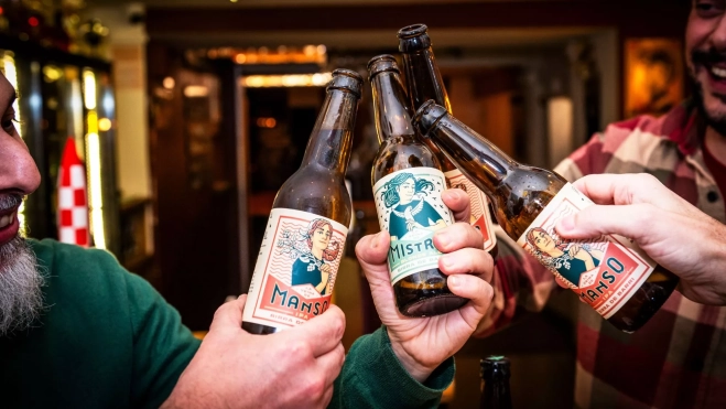 Cervezas artesanas solidarias Manso y Mistral en Lambicus / Cedida