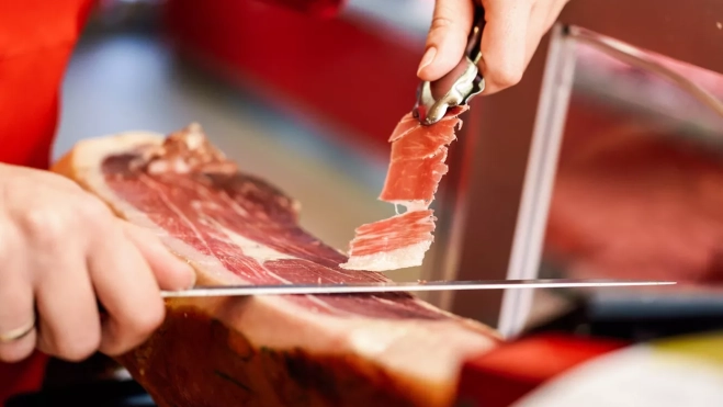 Corte de jamón ibérico / FREEPIK