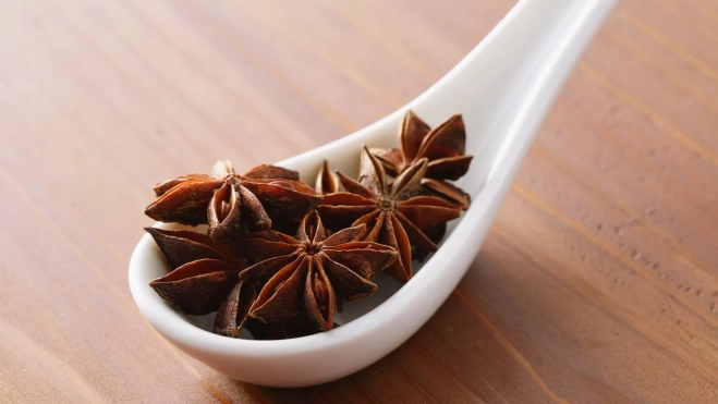 Anís en una cuchara / Canva