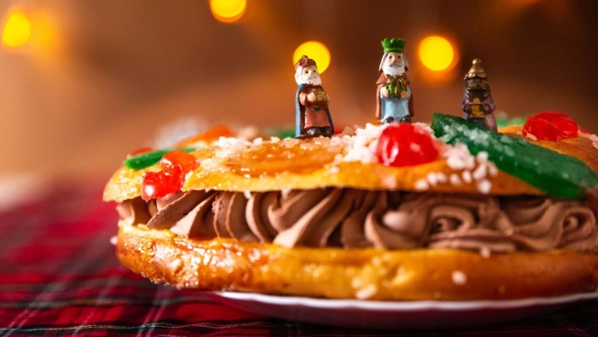 Roscón de Reyes relleno de chocolate / Canva
