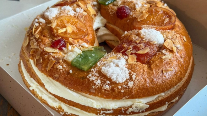 El roscón de Reyes relleno de nata de Supermercados Dia / Iker Morán El roscón de Reyes relleno de nata de Supermercados Dia / Iker Morán