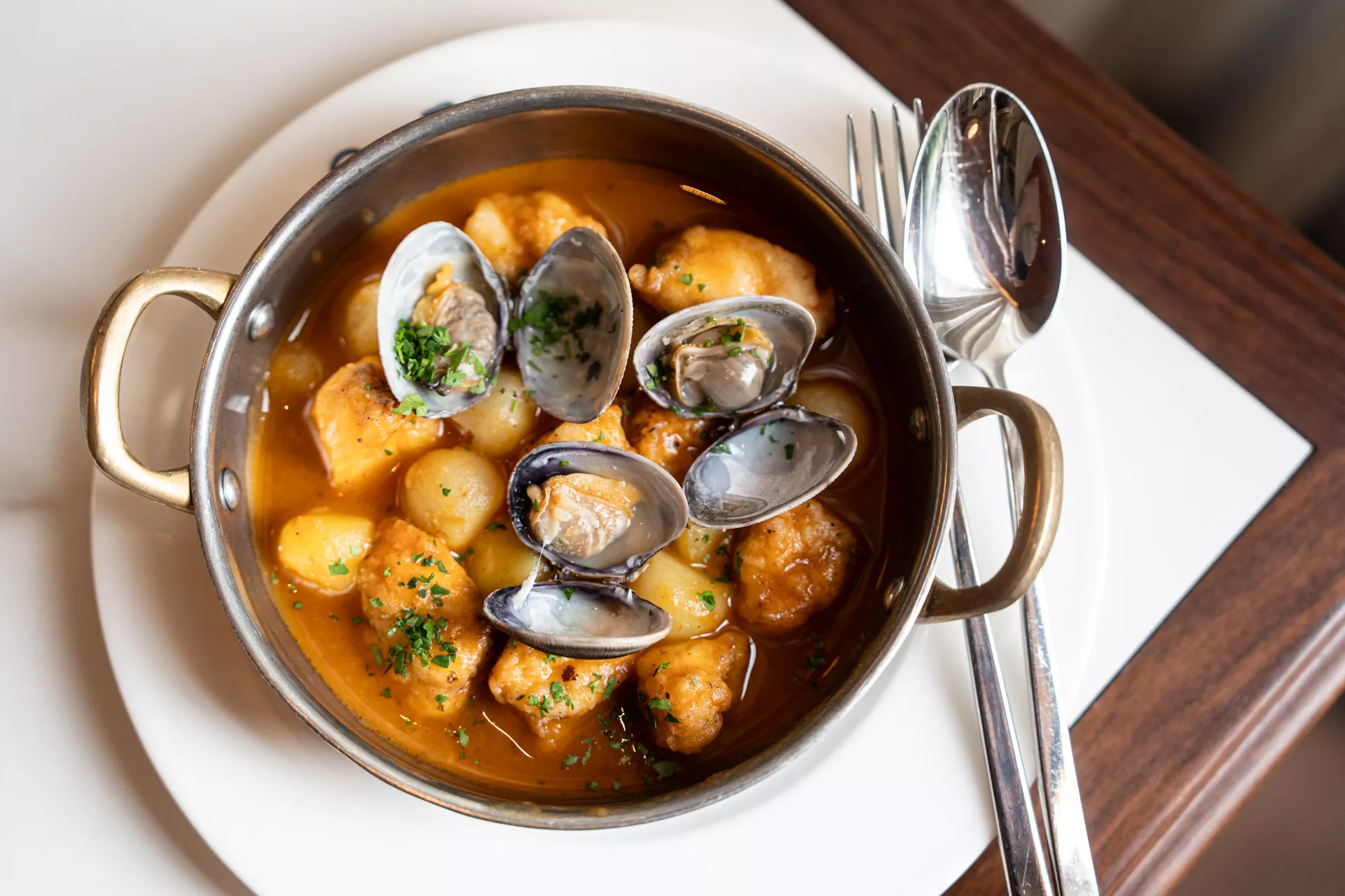 Uno de los platos del restaurante Can Bo (Barcelona) / ÒSCAR GIL COY