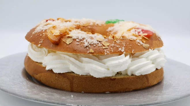 Roscón de Reyes relleno de nata de El Obrador de Goya en Madrid / Cedida