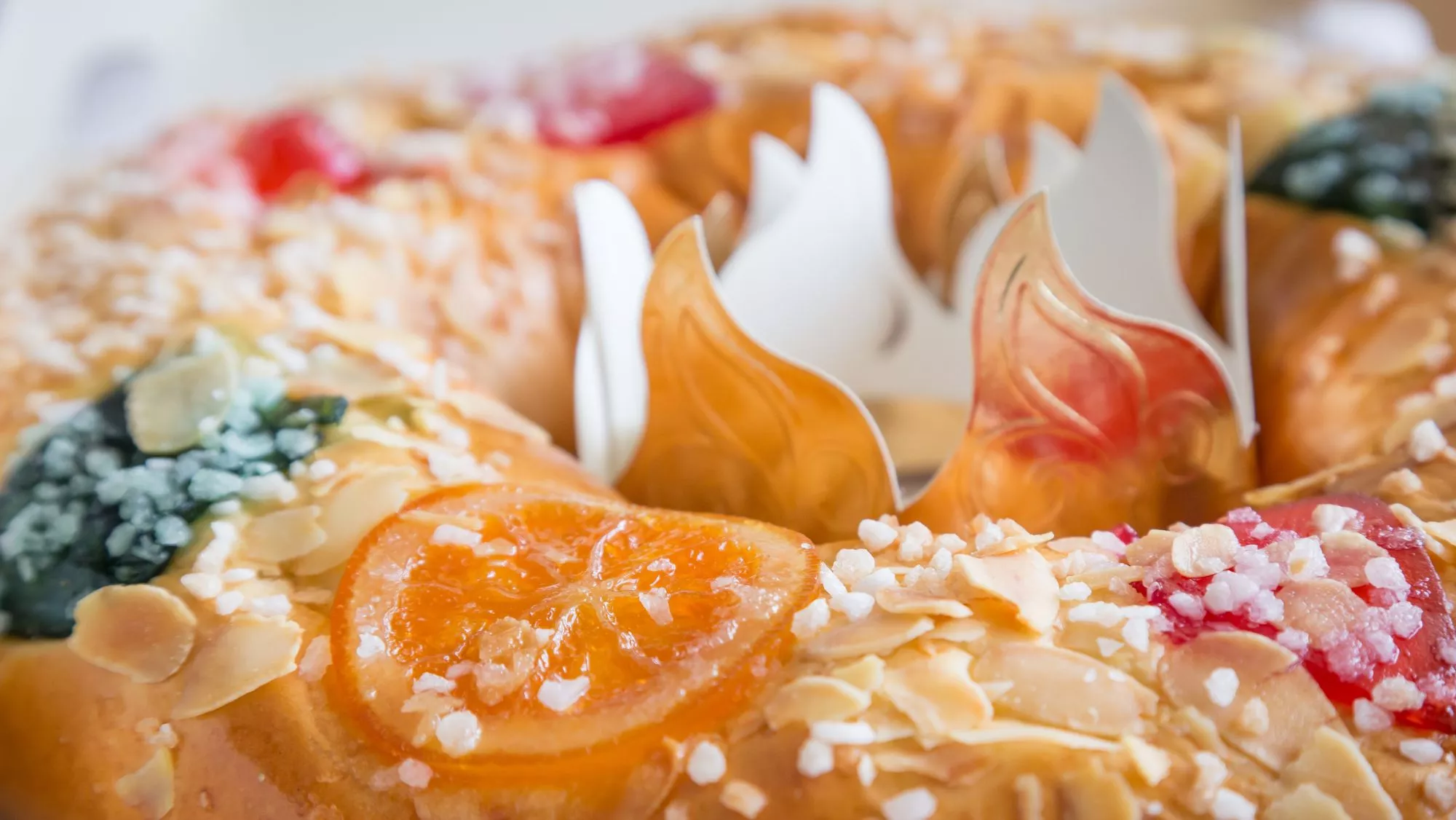 Detalle de un roscón de Reyes / Canva