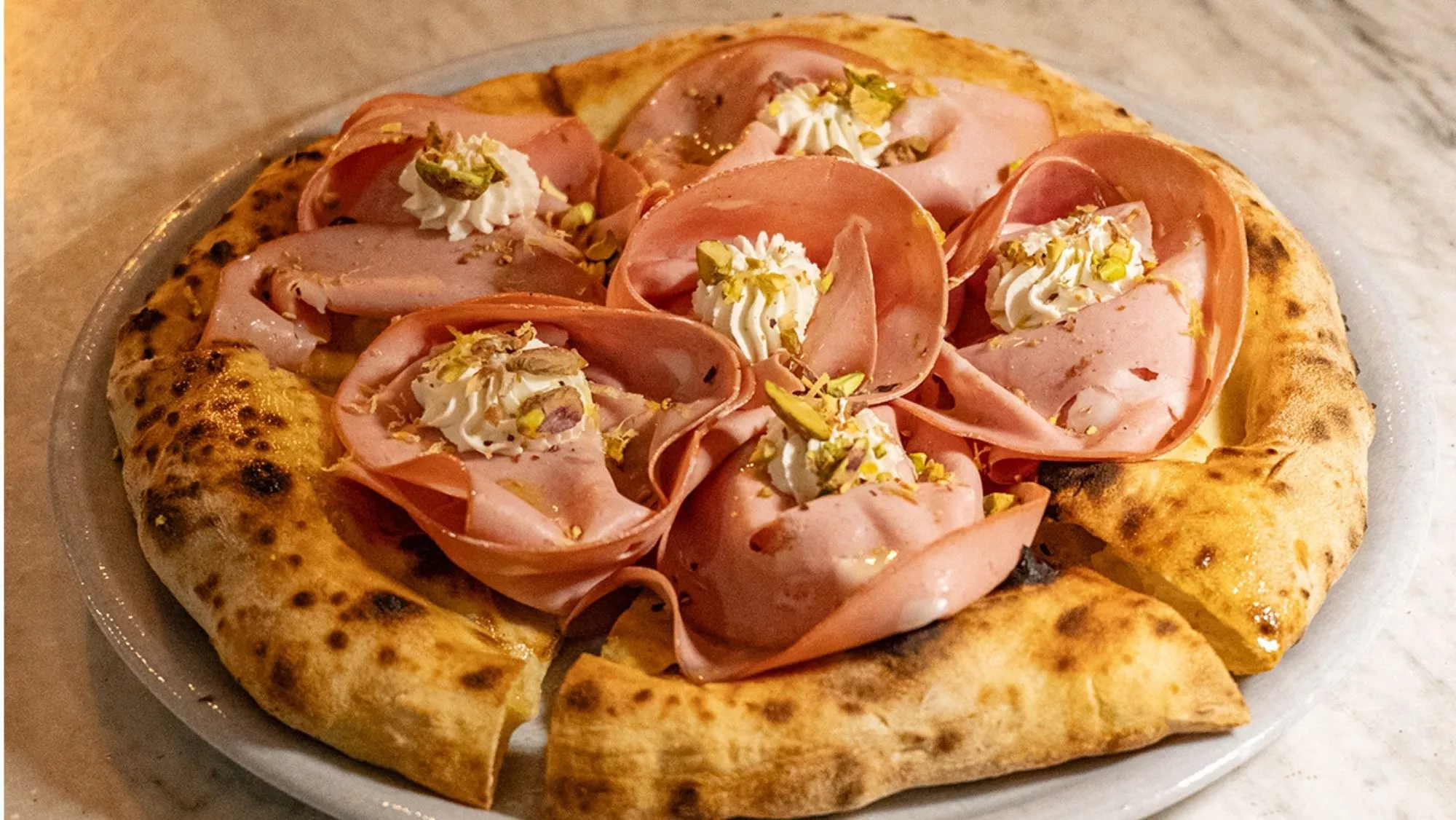 Pizza Viandante en Pepe in Grani (Caiazzo, Italia), probablemente la mejor pizzería del mundo / Txaber Allué