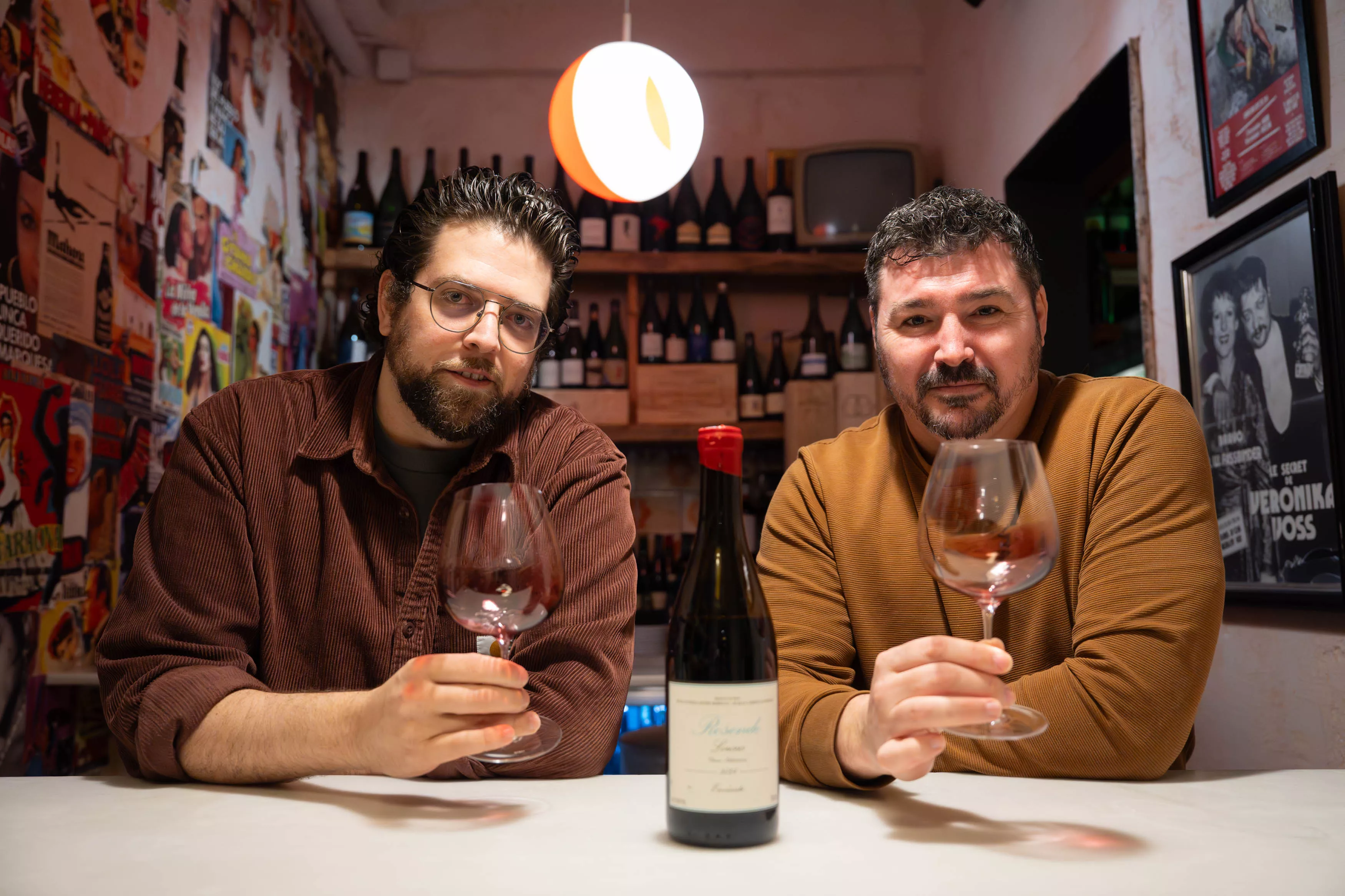 Guillermo Leal y Òscar Soneira en el episodio 4x10 del podcast 'Vino y Mantel' / SIMÓN SÁNCHEZ