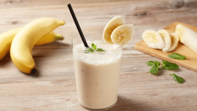 Smoothie con plátano / CANVA Smoothie con plátano / CANVA