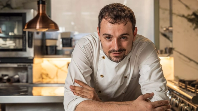 El chef Marcelo Pons en el restaurante Incorrecte (Barcelona) / Jordi Domènech