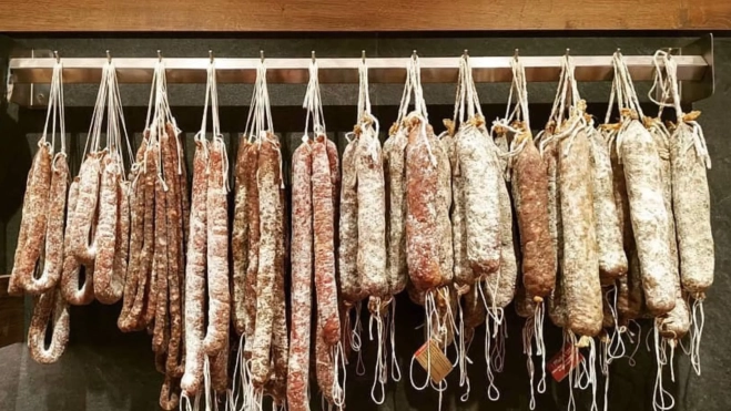 Las premiadas longanizas de la Cansaladeria Molist en Manlleu / Instagram