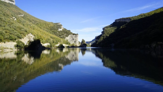Imponentes desfiladeros conforman el paisaje de los fiordos burgaleses / Yolanda Cardo Imponentes desfiladeros conforman el paisaje de los fiordos burgaleses / Yolanda Cardo