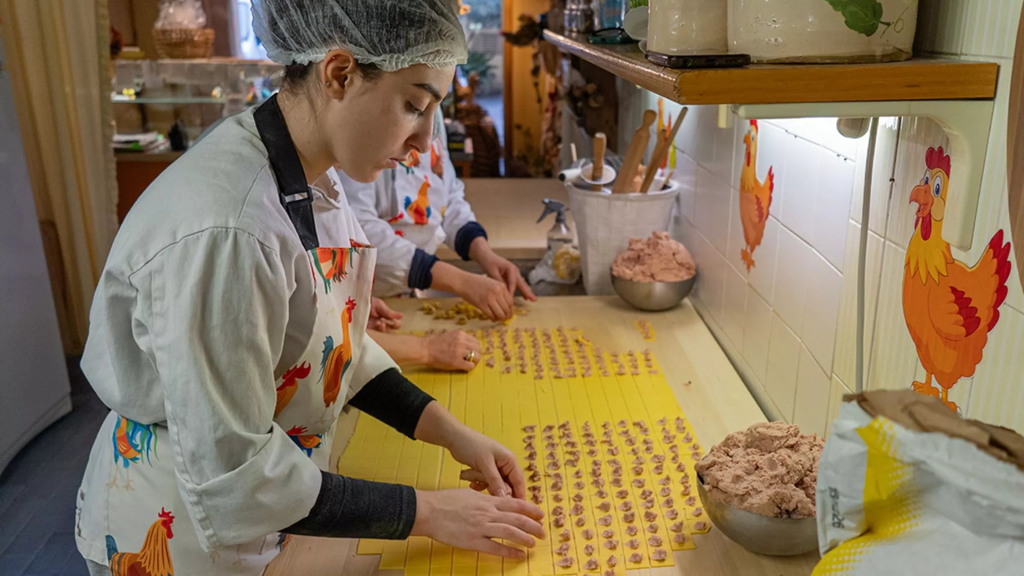 Elaboración de pasta fresca en Le Sfogline (Bolonia, Italia) / Txaber Allué