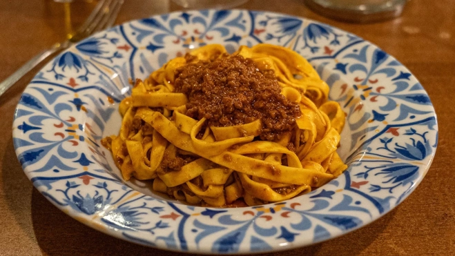 Tagliatelle al ragù en Osteria Dell'Orsa de Bolonia (Italia) / Txaber Allué Tagliatelle al ragù en Osteria Dell'Orsa de Bolonia (Italia) / Txaber Allué