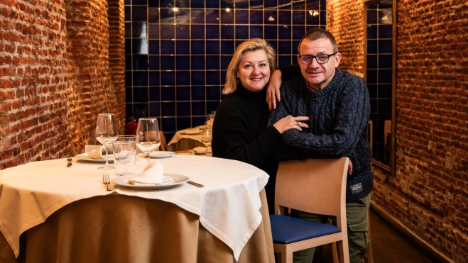 Paco García y su mujer Melania Berdún en el restaurante Ponzano (Madrid) / Cedida