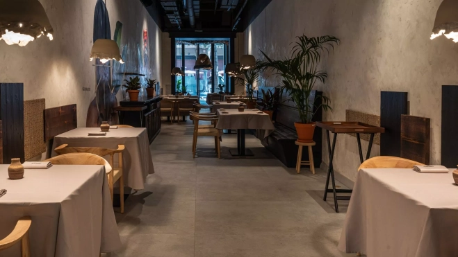 La sala del restaurante Chambacú (Barcelona) / Jordi Domènech