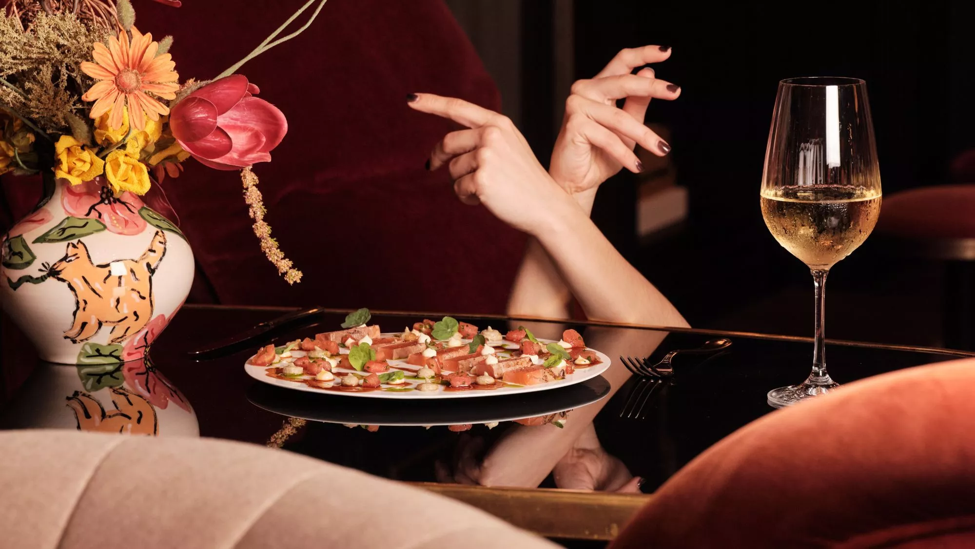 Salmon marinado y soasado con mayonesa de yuzu y babaganoush de Contraban / Cedida