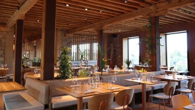 La sala del restaurante Surco (Ávila) / Cedida La sala del restaurante Surco (Ávila) / Cedida