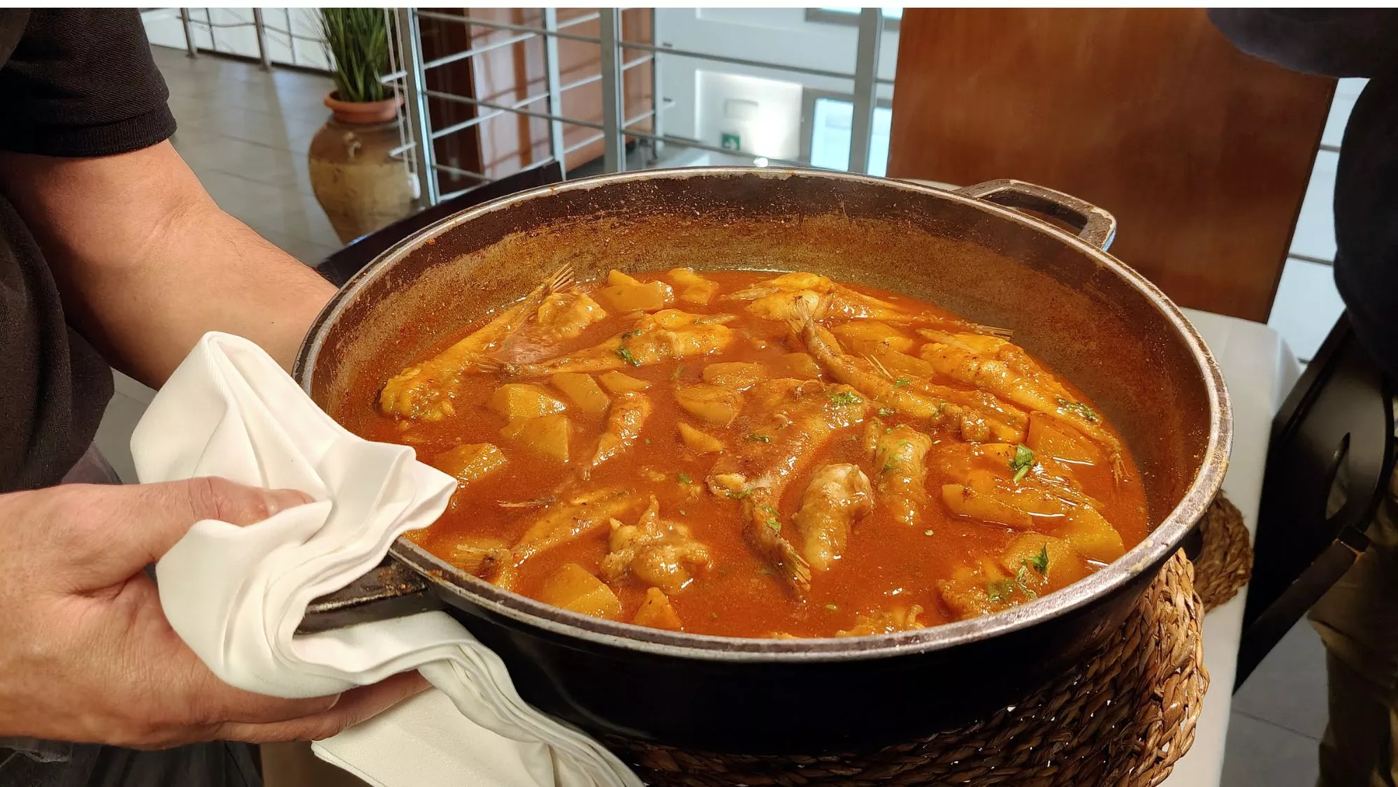 Romesco de rape en el restaurante Balandra de Tarragona / Òscar Gómez