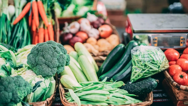 Varios vegetales, fuentes de fibra, en una imagen de archivo / Unsplash