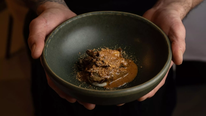 Un plato en Imprevisto / Hule y Mantel 