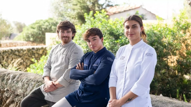  / Cedida a Hule y Mantel