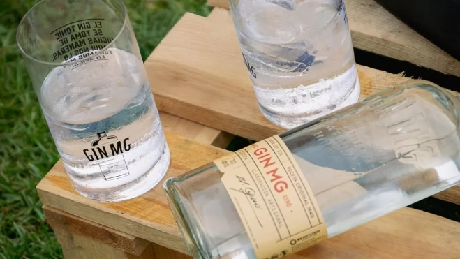 Una botella de Gin MG - Gin MG (@ginmg)