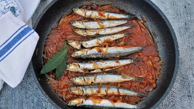 Boquerones encebolladosa la cazuela. Receta de Inés Butrón / Antonio Ron Boquerones encebolladosa la cazuela. Receta de Inés Butrón / Antonio Ron