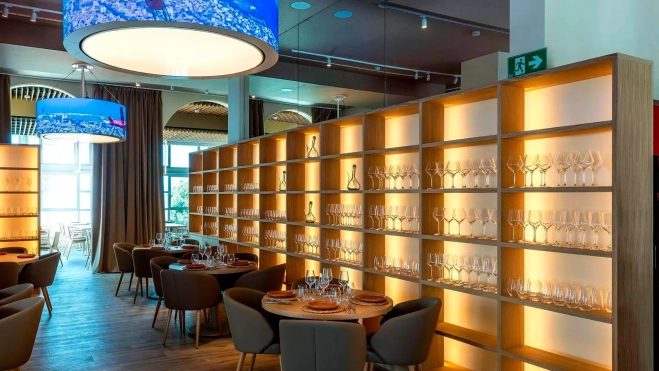 El comedor de Masía Tibidabo, en lo más alto de la ciudad / Jose Irun