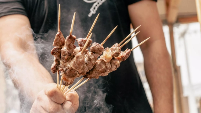 Pinchos de carne en Meat & Fire 