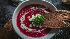 Virtudes de la remolacha, una raíz con superpoderes, y cómo usarla en la cocina