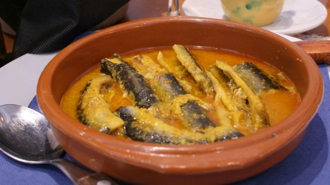 All i pebre de anguila del Restaurante Merino, l'Ametlla de Mar. Foto de Antonio Ron