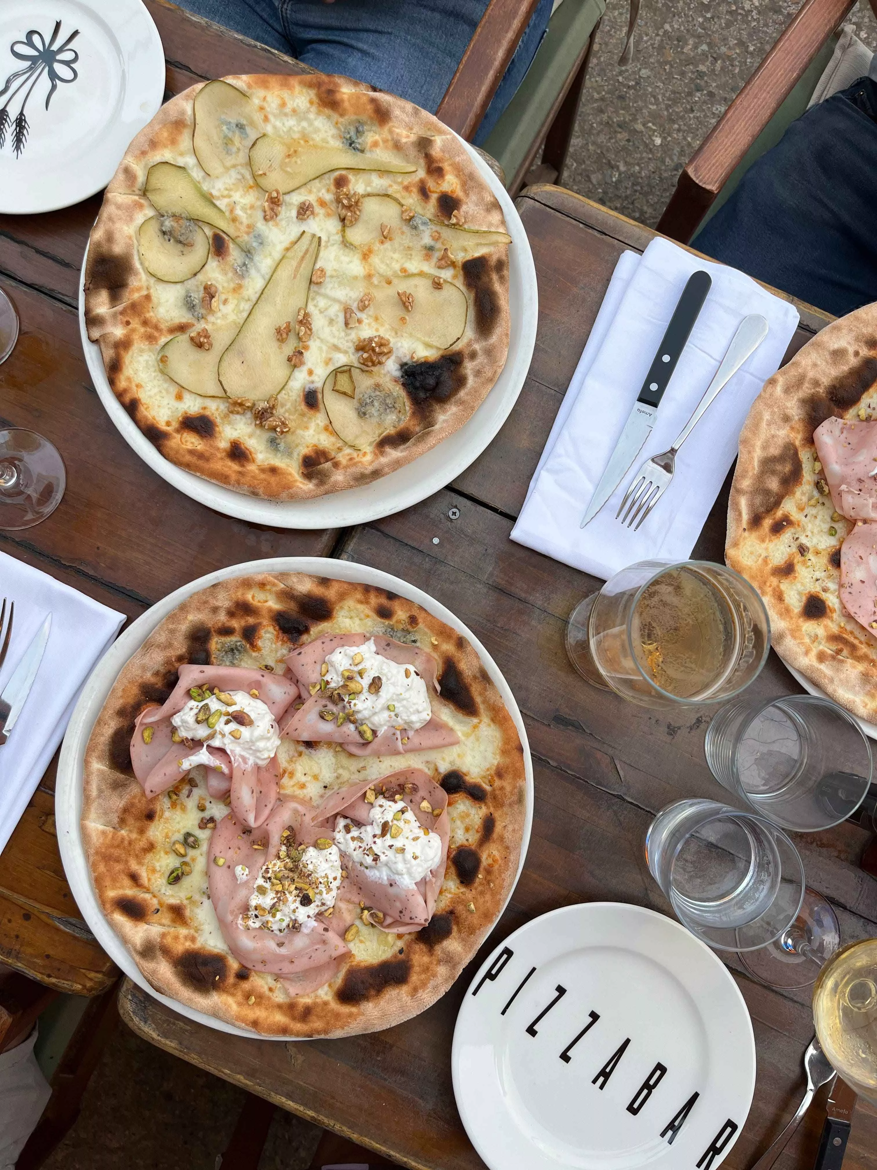Pizza de pera y de mortadella de Pizzabar
