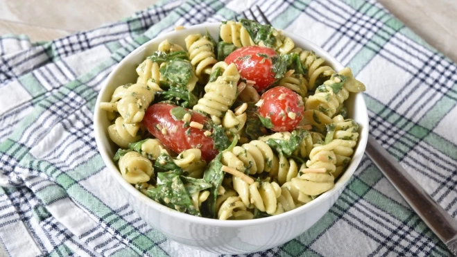 Pasta con salsa de espinacas en una imagen de archivo / Canva Pasta con salsa de espinacas en una imagen de archivo / Canva