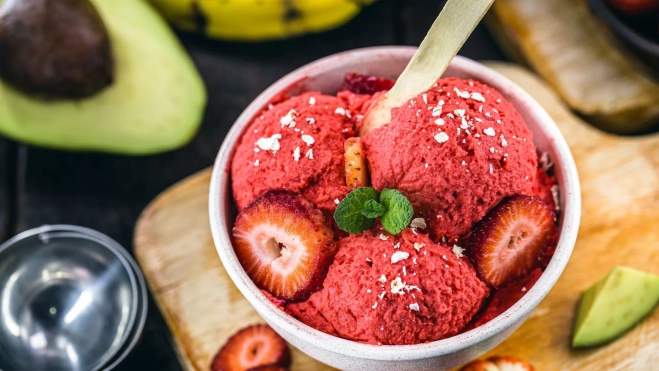 Helado de frutos rojos en una imagen de archivo / Canva Helado de frutos rojos en una imagen de archivo / Canva