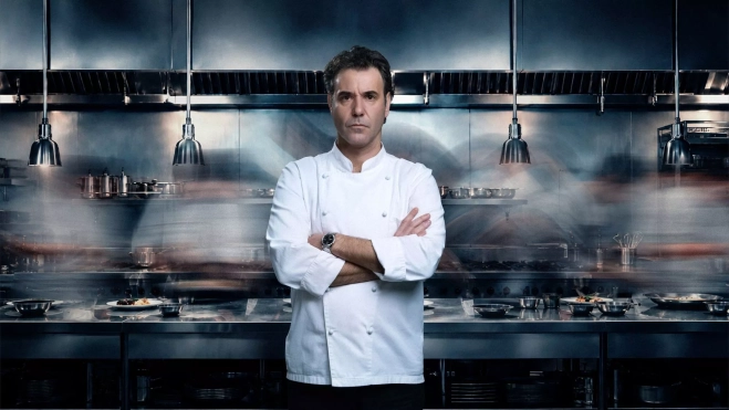 Miquel Fernández interpreta a Ferran Adrià en la serie 'Gènesi' / Cedida Miquel Fernández interpreta a Ferran Adrià en la serie 'Gènesi' / Cedida