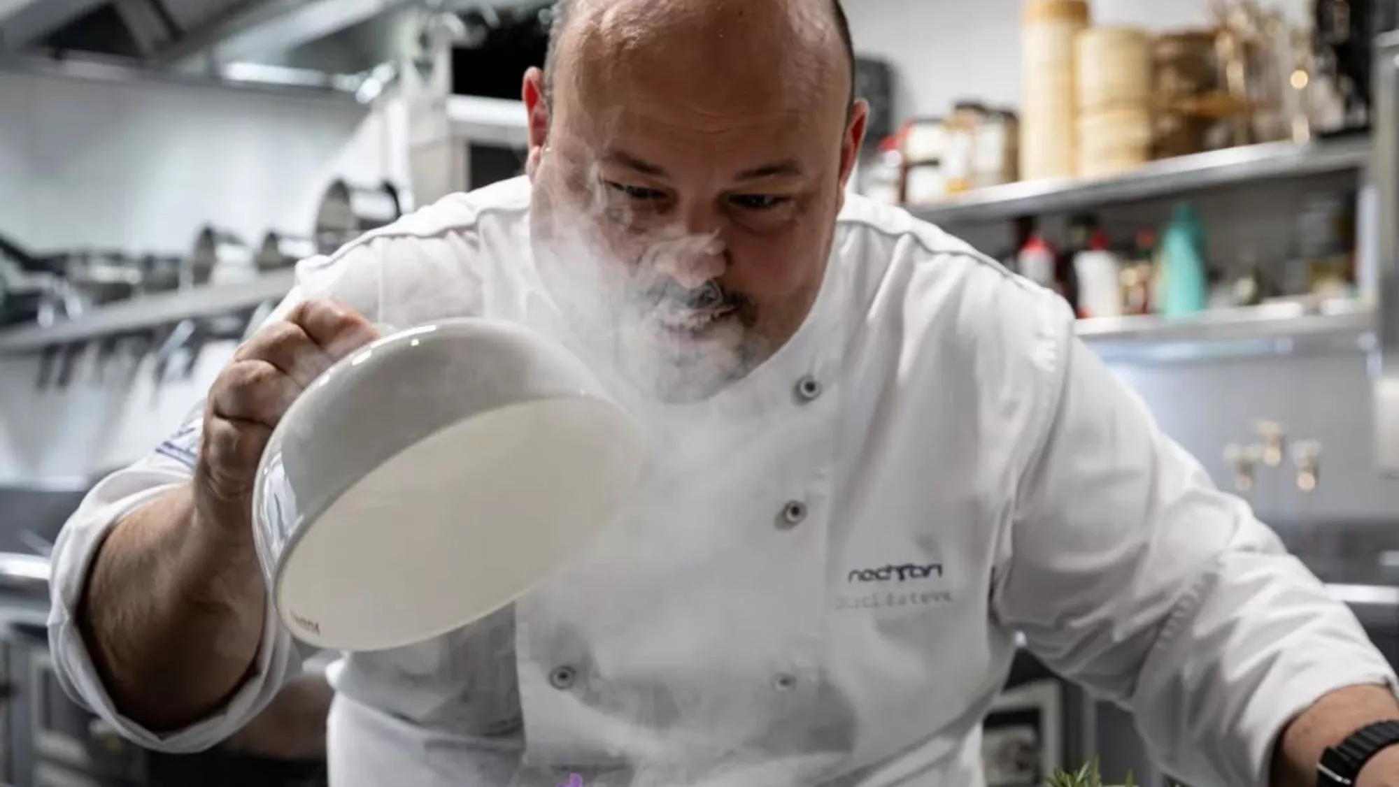 El chef Jordi Esteve en la cocina del restaurante Nectari / Instagram