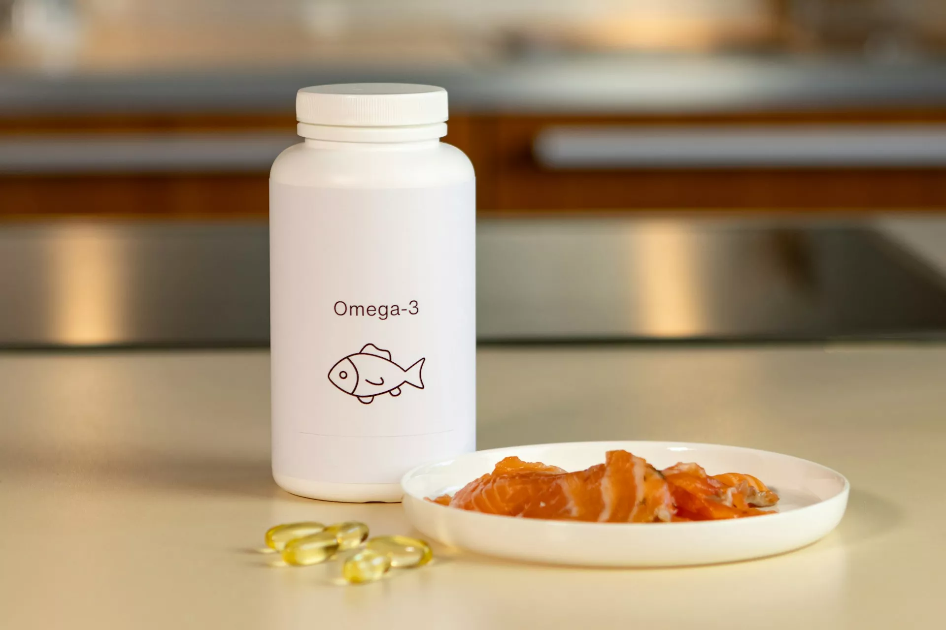 Salmón y complemento de omega 3 / Alex Saks / UNSPLASH