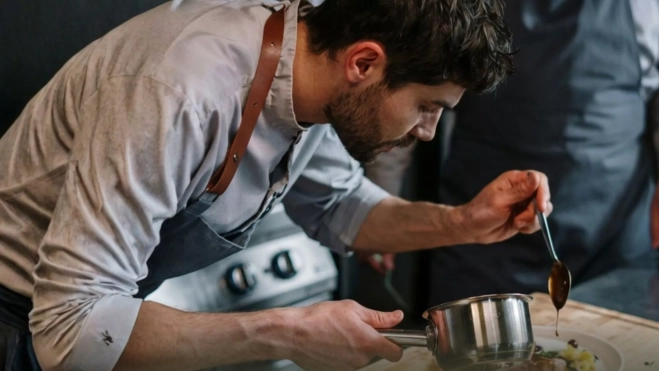 Chef trabajando en una cocina profesional / Cedida