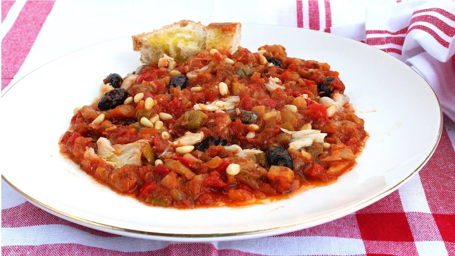 Titaina valenciana con atún en conserva, receta de Inés Butrón / Antonio Ron Titaina valenciana con atún en conserva, receta de Inés Butrón / Antonio Ron