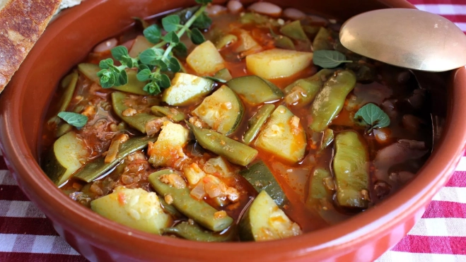 Escudella fresca mallorquina, receta de Inés Butrón / Antonio Ron Escudella fresca mallorquina, receta de Inés Butrón / Antonio Ron