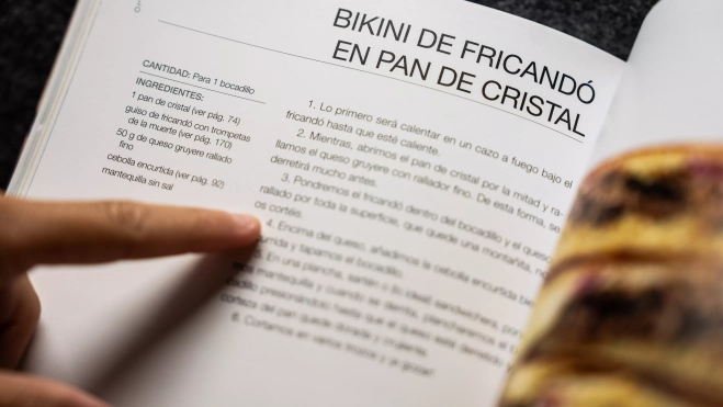 El libro 'Muérdelo' (Grijalbo) de María Lo / Gala Espín