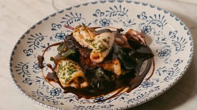 La papada ibérica con calamarcitos de Bodega Borràs (Barcelona) / Instagram